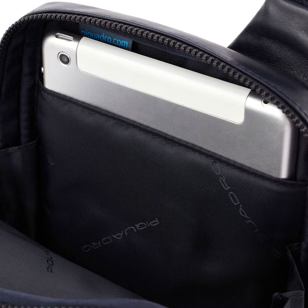 Borsello porta iPad®mini Blue Square in pelle Piquadro - MYLILLY