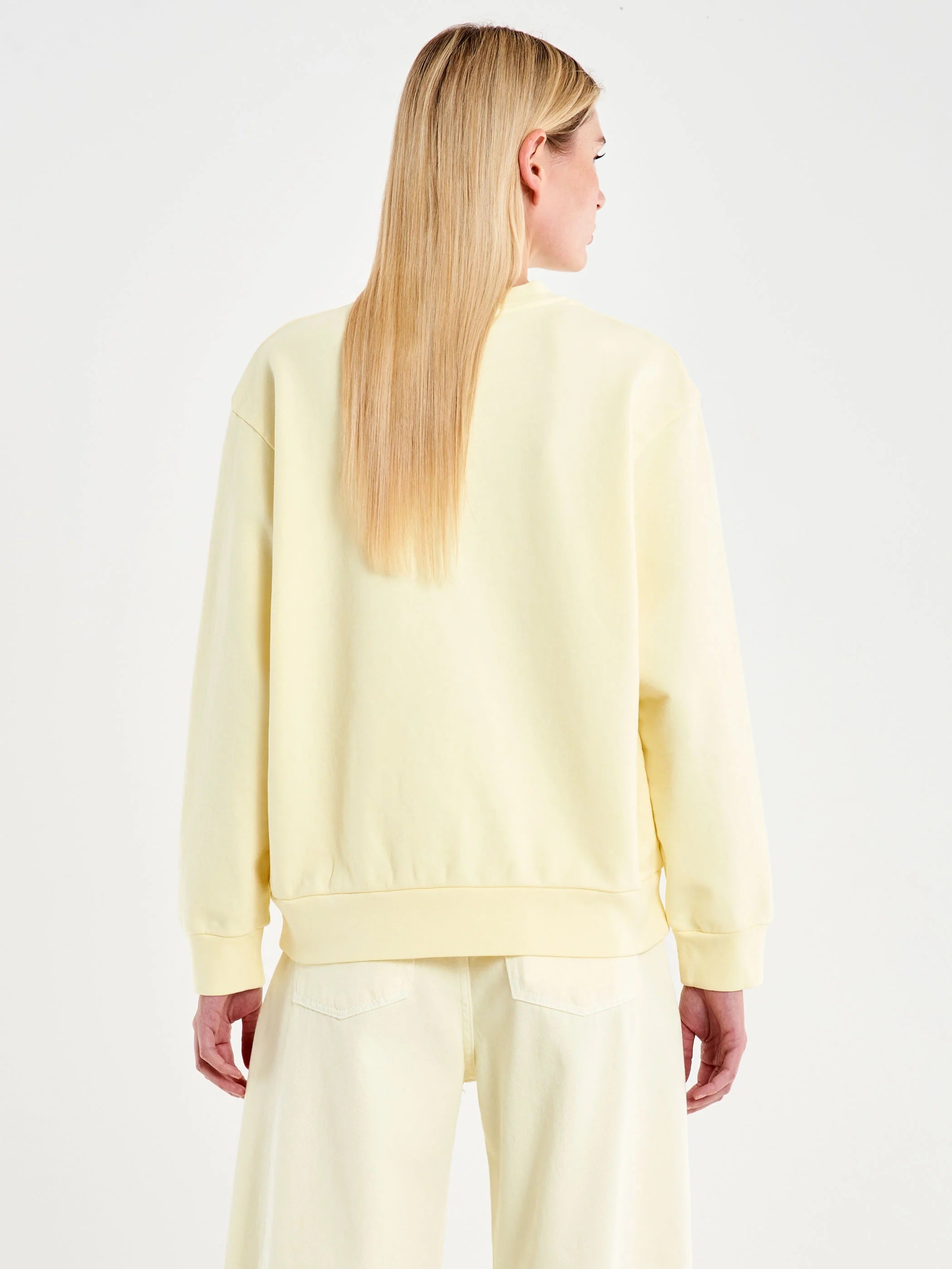 Vicolo Felpa Basic Donna, soft casual sweatshirt with logo detail, in neutral color, perfect for everyday wear
