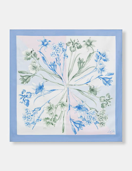 Liu Jo women's foulard in soft fabric with elegant pattern, versatile accessory for stylish outfits.