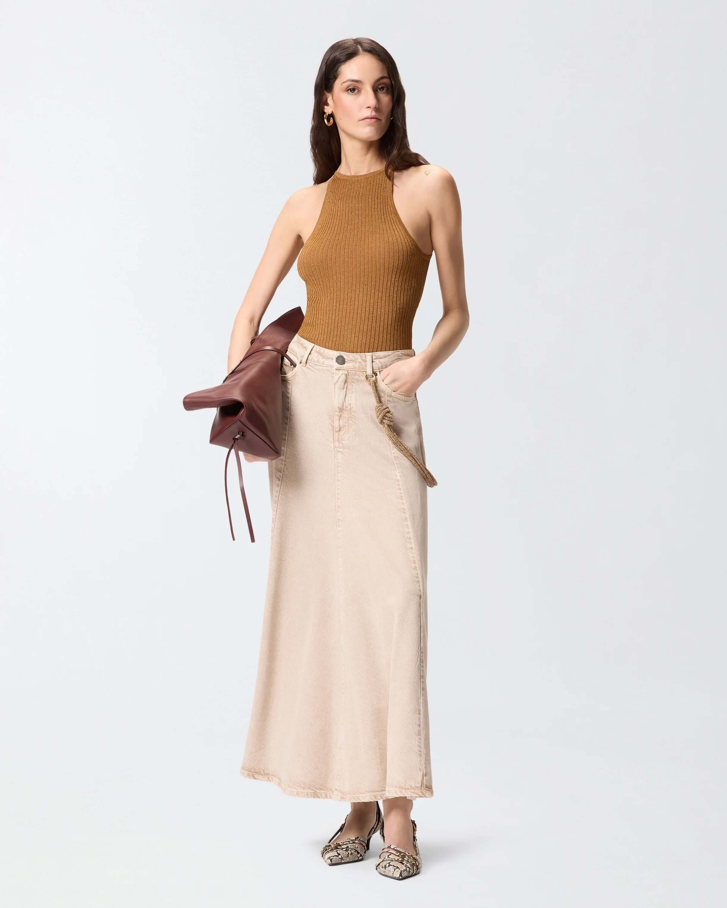 Pinko Hurghada Gonna Donna in pink fabric, featuring a flowing, elegant design with subtle detailing on the skirt.