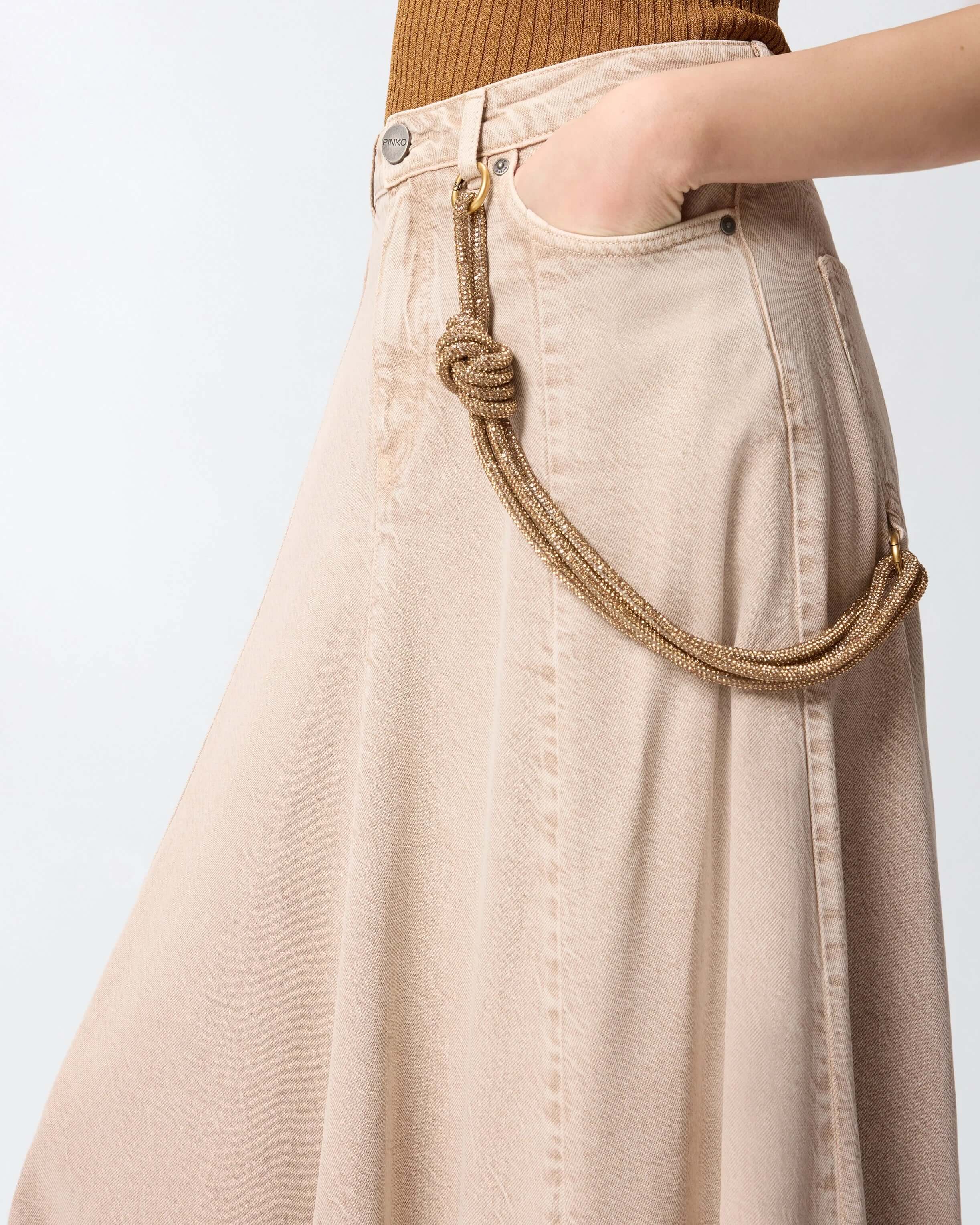 Pinko Donna Hurghada Gonna in pink fabric with stylish design, showcased on a mannequin.