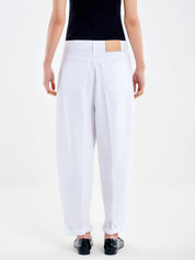 Vicolo Laila women's jeans showcasing a classic blue denim design with a fitted silhouette and front pockets.