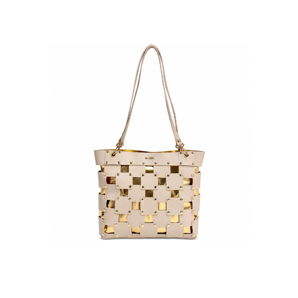 m-brc-borsa-a-spalla-square-in-pelle-beige-intrecciata-dettagli-oro.jpg