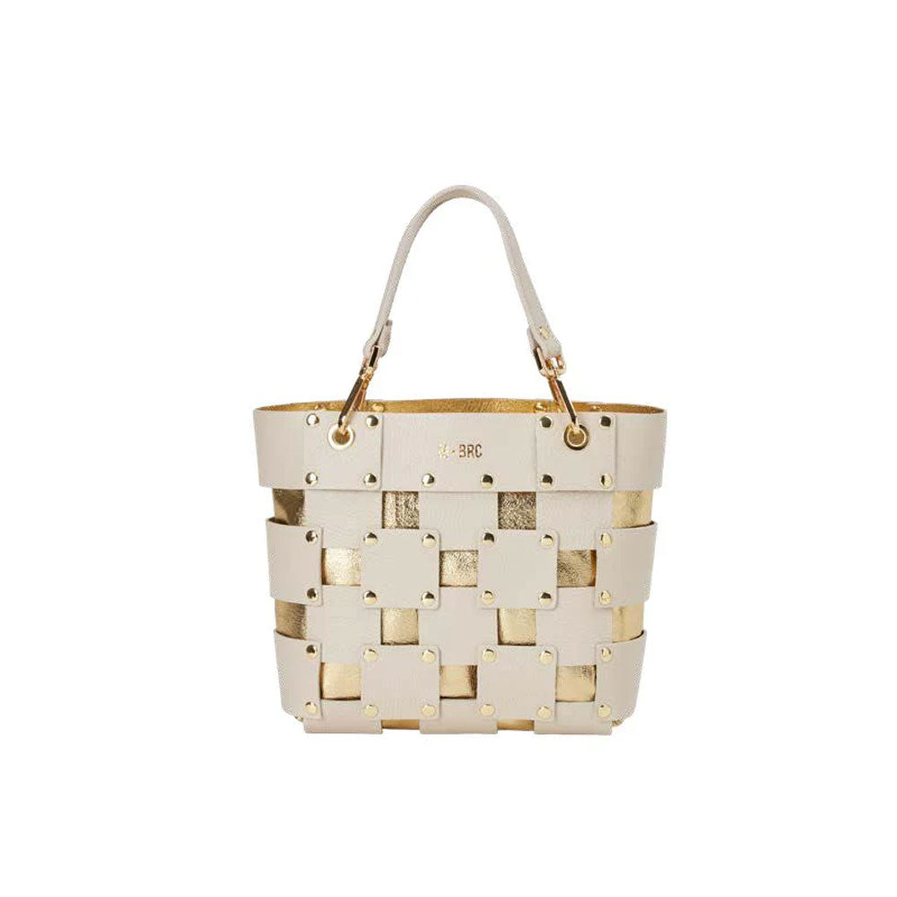 mbrc-borsa-a-spalla-square-in-pelle-panna-intrecciata-dettagli-oro.jpg