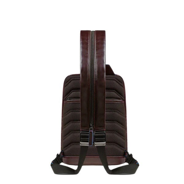Piquadro Monospalla men's shoulder bag in black leather with adjustable strap and sleek design, suitable for everyday use.