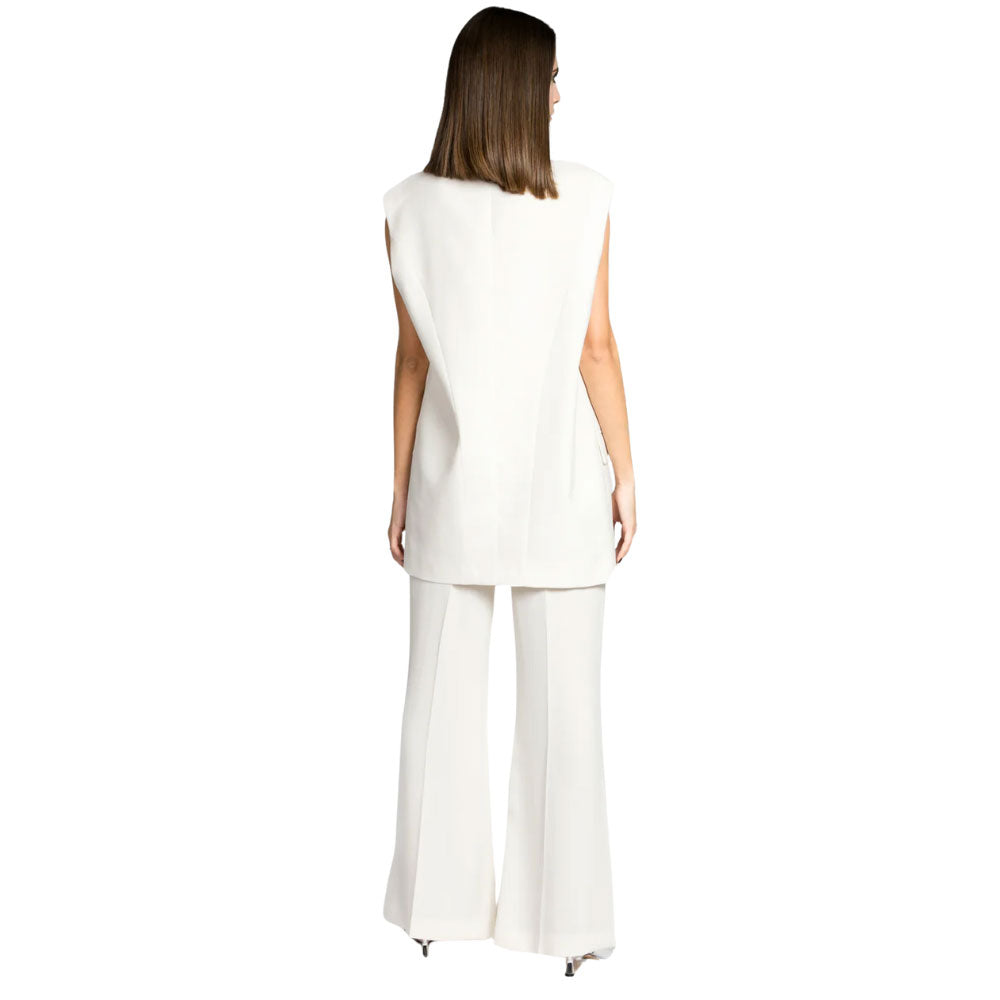 Light blue Vicolo women's flared pants with high waist and relaxed fit, shown on a model.