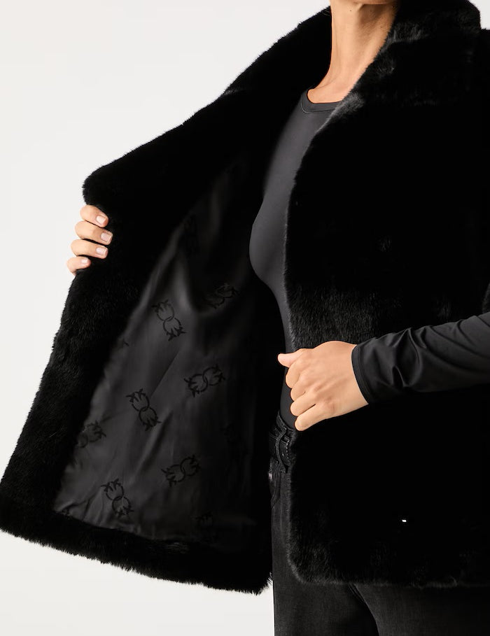 pinko-mantella-new-comodino-nero-realizzata-effetto-pelliccia-fodera-interna.jpg