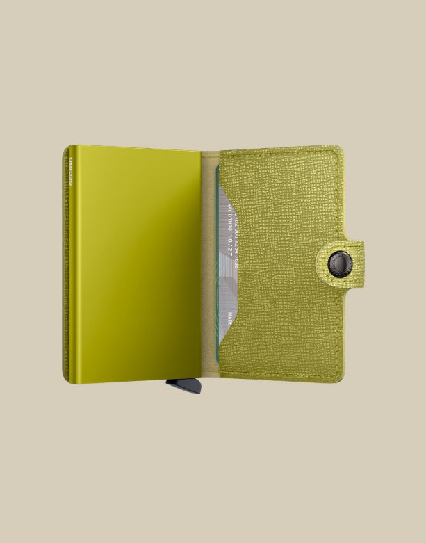 Secrid Miniwallet Crisple Secrid unisex card holder with textured design, compact accessory for credit cards and documents.