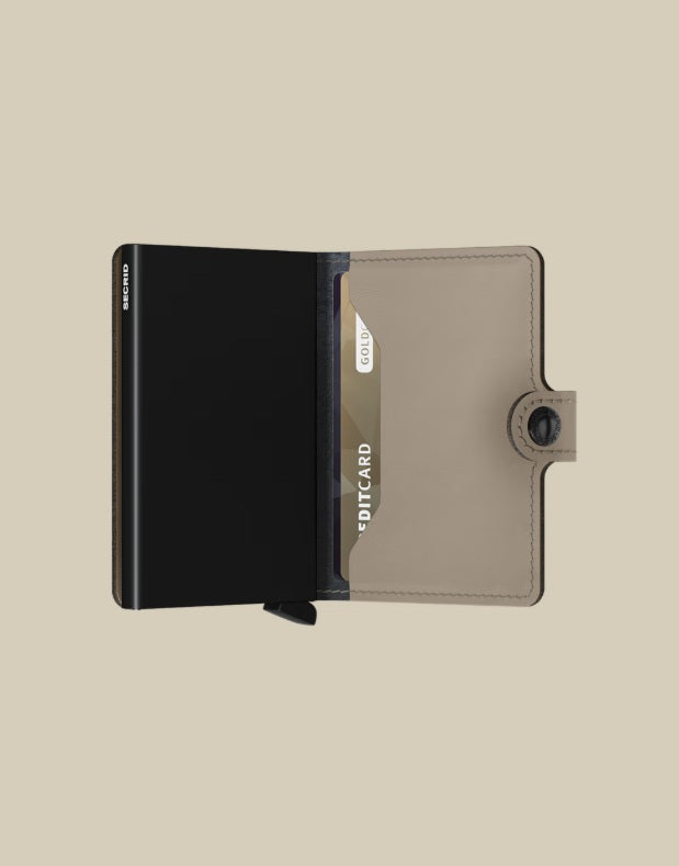 Secrid Miniwallet Matte Porta Carte unisex, compact wallet with card slots and sleek matte finish for secure document and credit card storage.