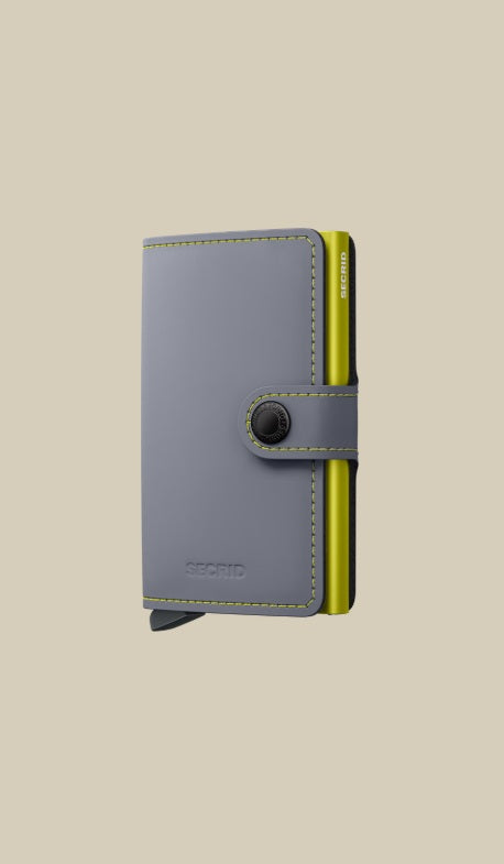 Secrid Miniwallet Porta Carte in matte, unisex leather accessory for cards and documents with sleek design.