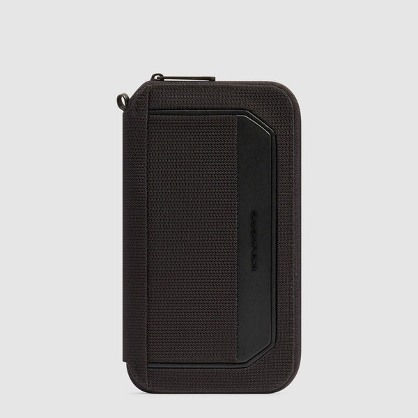 Unisex Piquadro Porta Passaporto Lyss in sleek leather with card slots and secure zip closure, ideal for travel accessories.