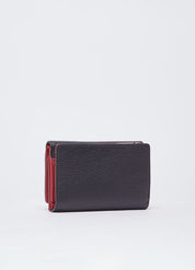 Liu Jo women's wallet with multiple card slots and zip closure, made of smooth leather in a stylish design.