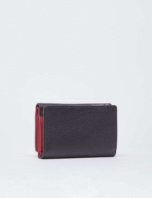 Liu Jo women's wallet with multiple card slots and zip closure, made of smooth leather in a stylish design.