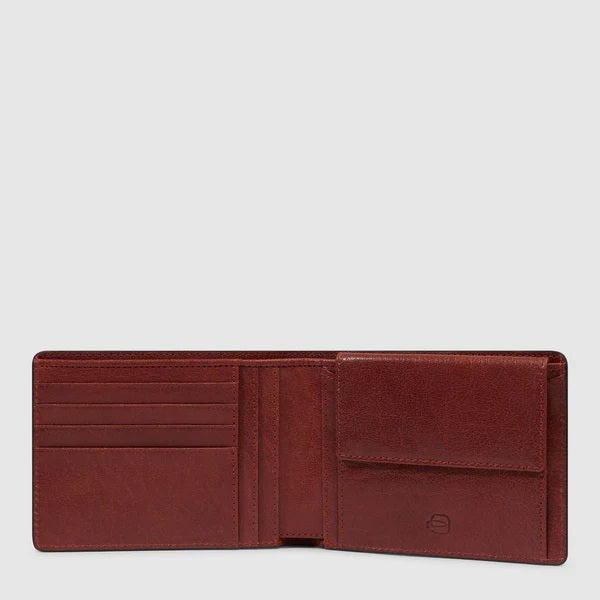 Piquadro Portafoglio Solm in leather for men, showcasing multiple card slots and a sleek, minimalist design.
