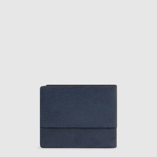 Leather Piquadro Portafoglio Solm men's wallet with multiple card slots and sleek design, made by Piquadro.