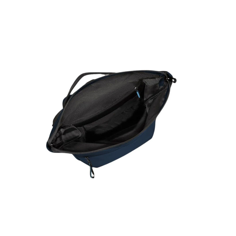 Interno dello Zaino rolltop Samsonite Moderny blu, che mostra l'ampio scomparto principale e le tasche interne organizzate.