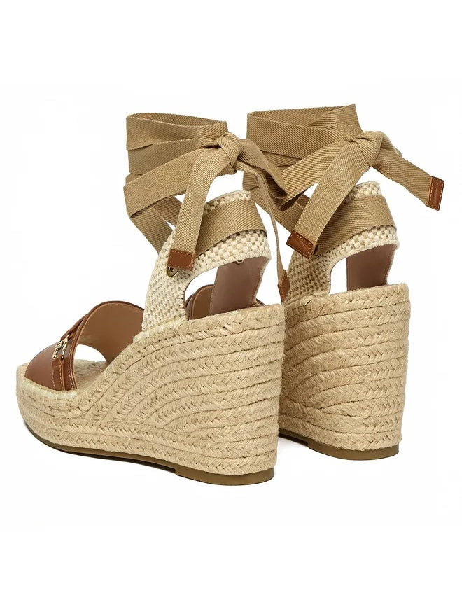 Sandali C-Easy Coccinelle in beige leather, featuring a stylish design for women's summer footwear.