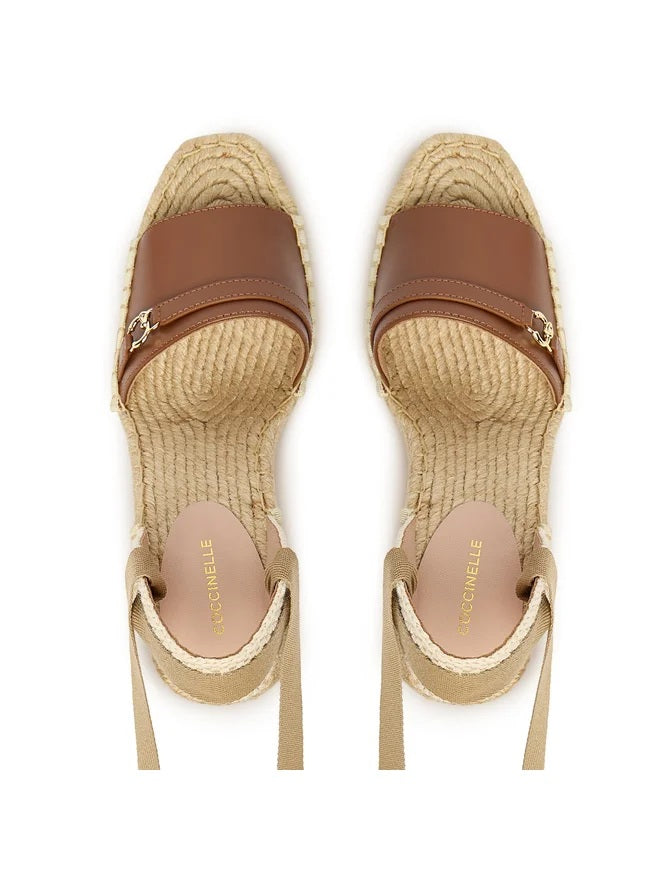 Sandali C-Easy di Coccinelle, eleganti sandali donna con design sofisticato e dettagli raffinati.