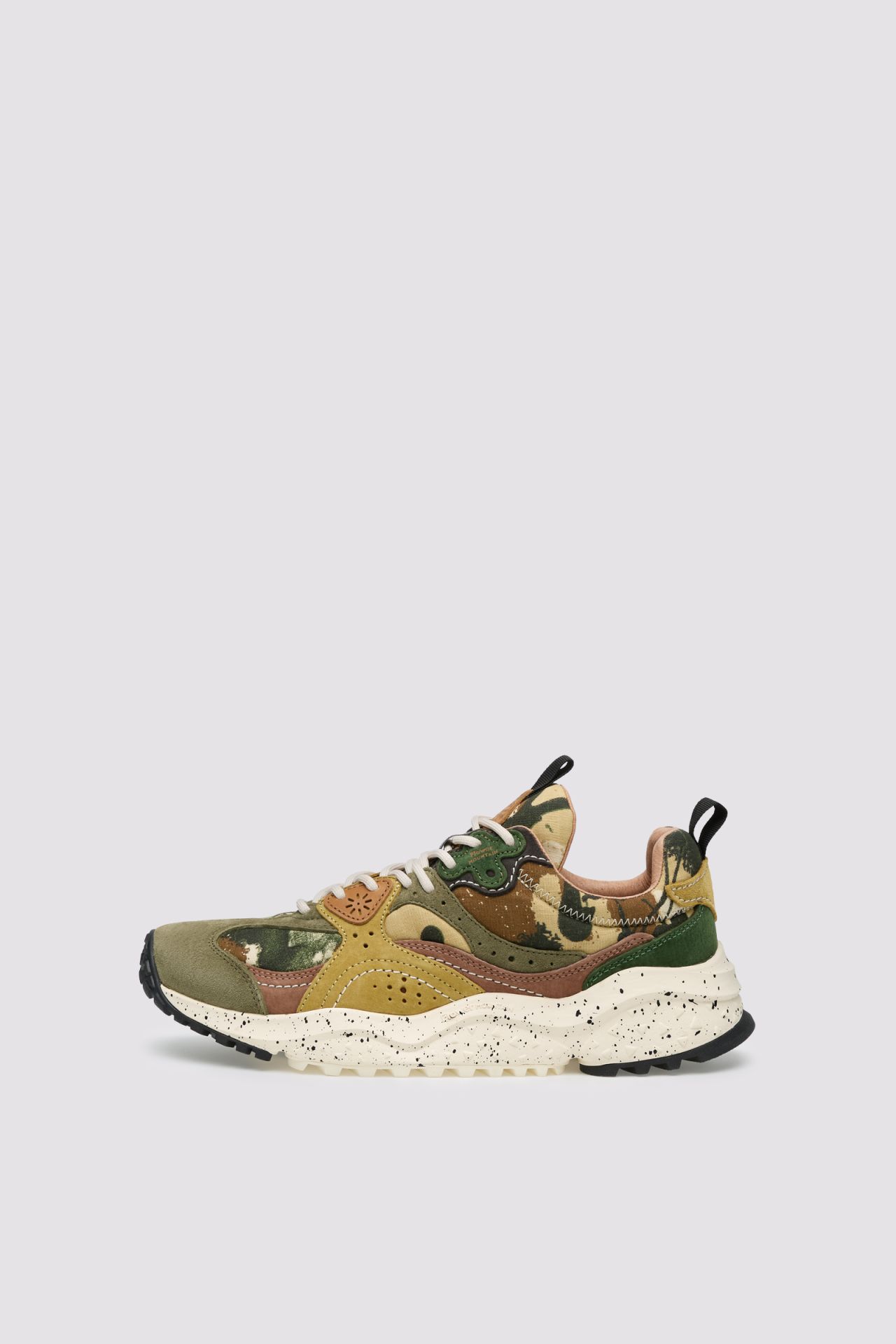Flower Mountain Wave Sneakers for men, stylish athletic shoes with a vibrant wave design and comfortable fit.