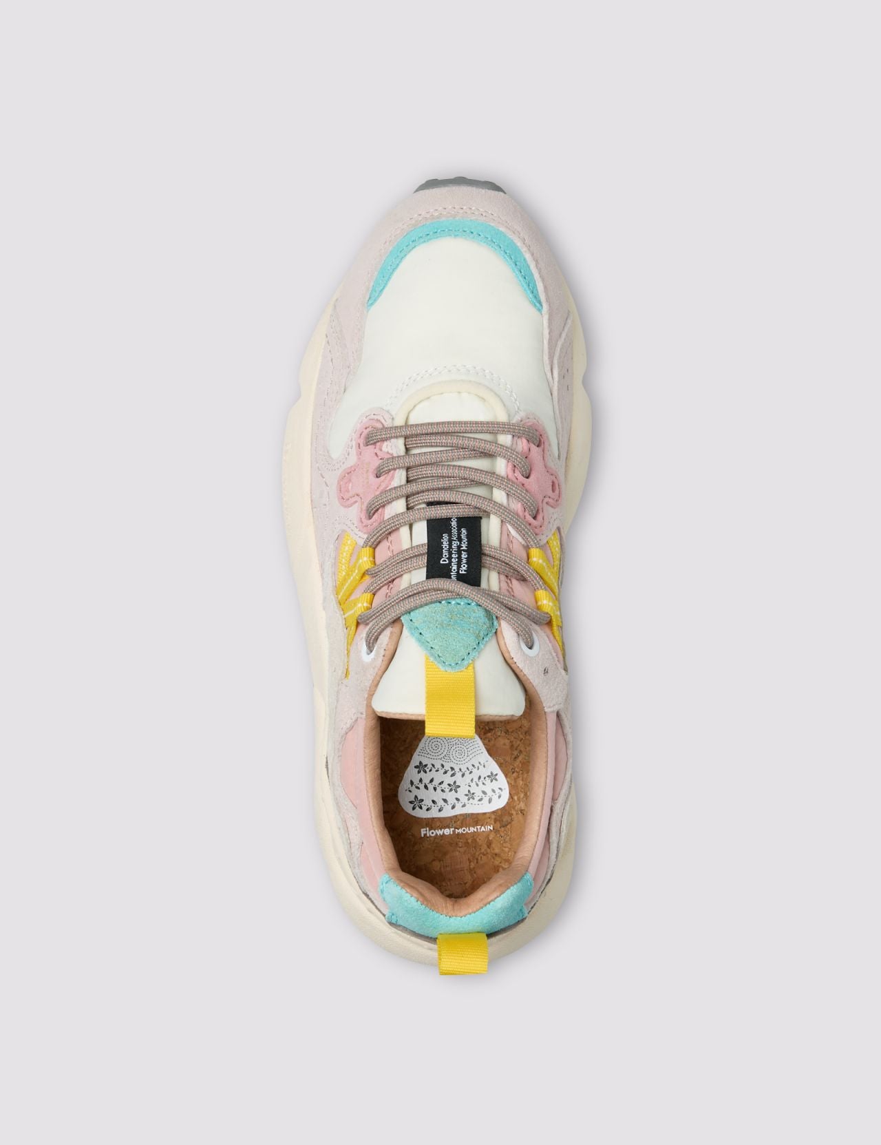 sneakers-flower-mountain-yamano-3-scarpe-pelle-tessuto-tecnico-soletta-sughero-vista-dall-alto.jpg