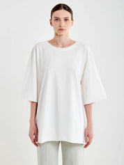 Oversized Vicolo Basic T-shirt for women, casual fit with soft fabric, shown in a neutral color on a plain background.
