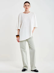Oversized Vicolo Basic T-shirt for women, soft fabric, relaxed fit, in a neutral color, casual style for everyday wear.