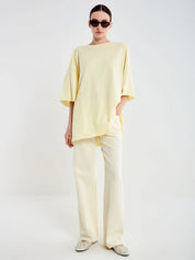 Vicolo Basic Oversize T-shirt for women, soft cotton fabric, relaxed fit, in neutral color, casual style.