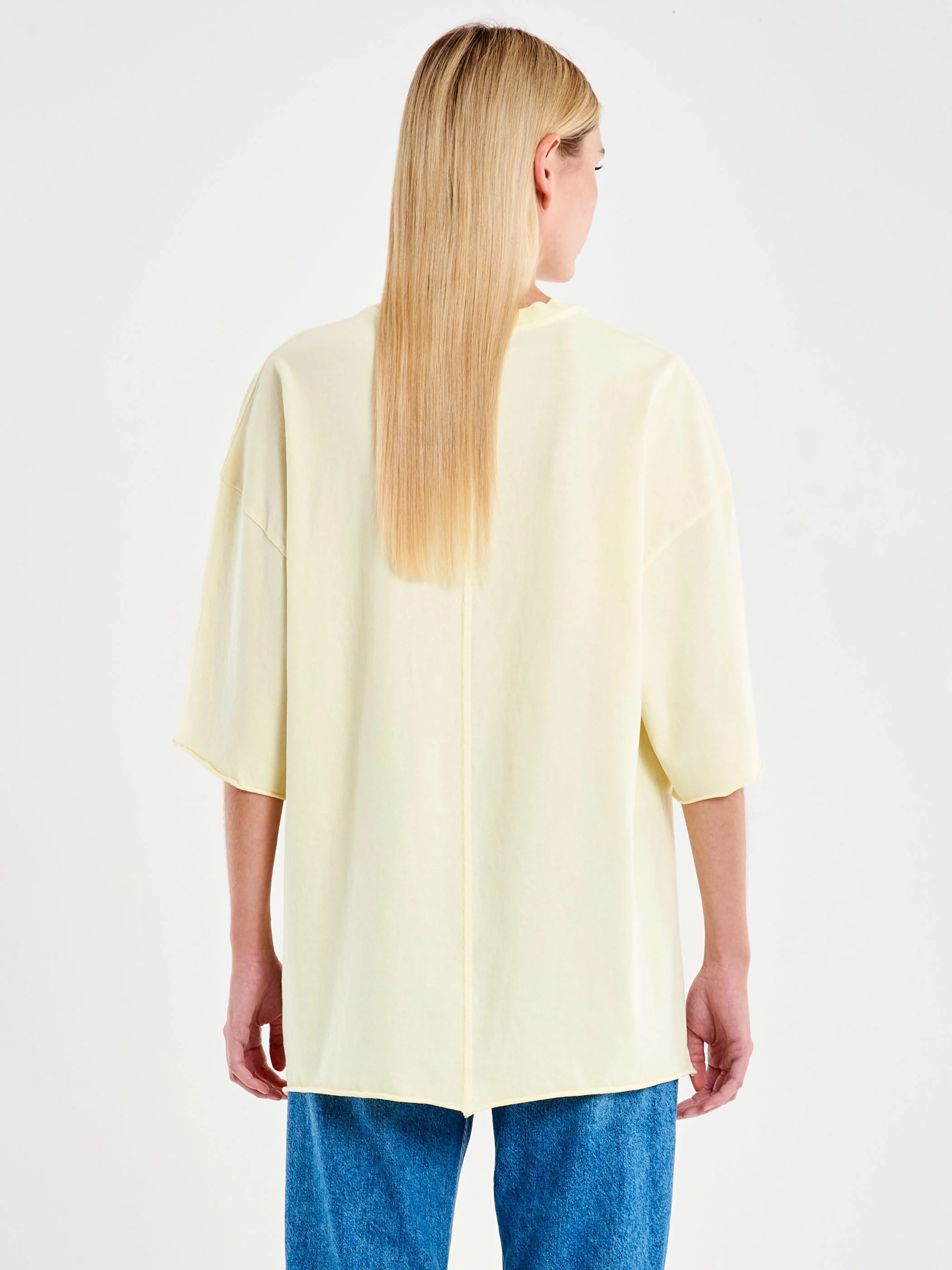 Light gray Vicolo Basic Oversize Donna T-shirt with round neckline and relaxed fit, displayed flat on a white background.