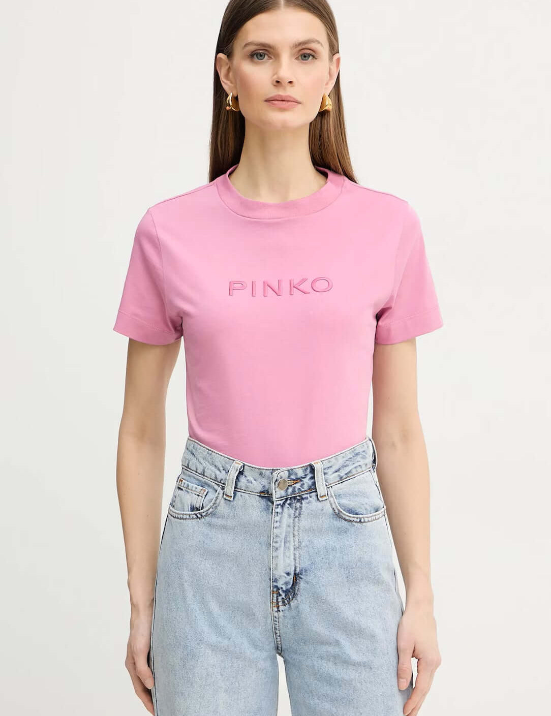 Pinko Donna T-shirt in pink with a casual fit, featuring a round neckline and short sleeves.