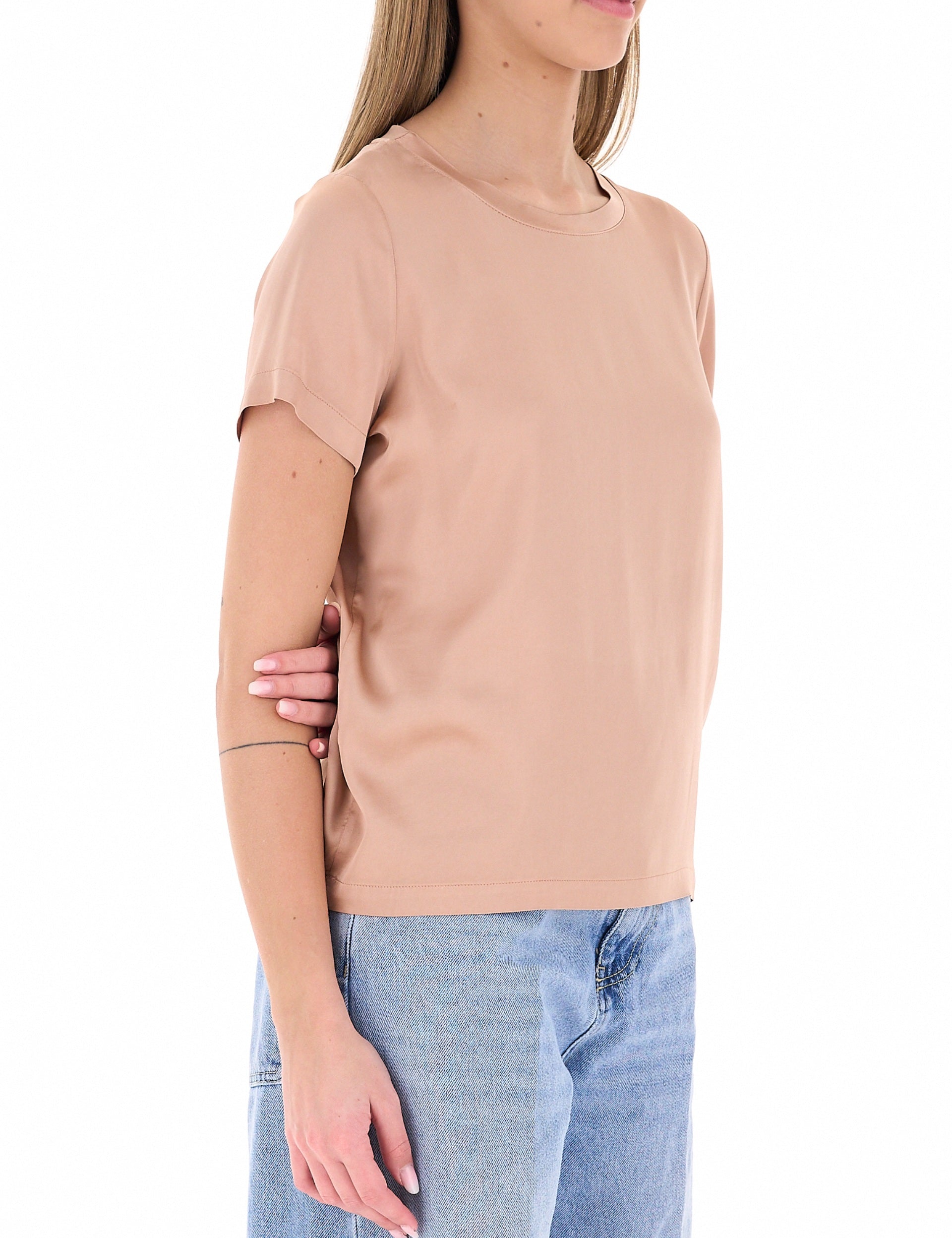 Vicolo Donna T-shirt with a comfortable fit, featuring a stylish design on soft fabric, perfect for casual wear.