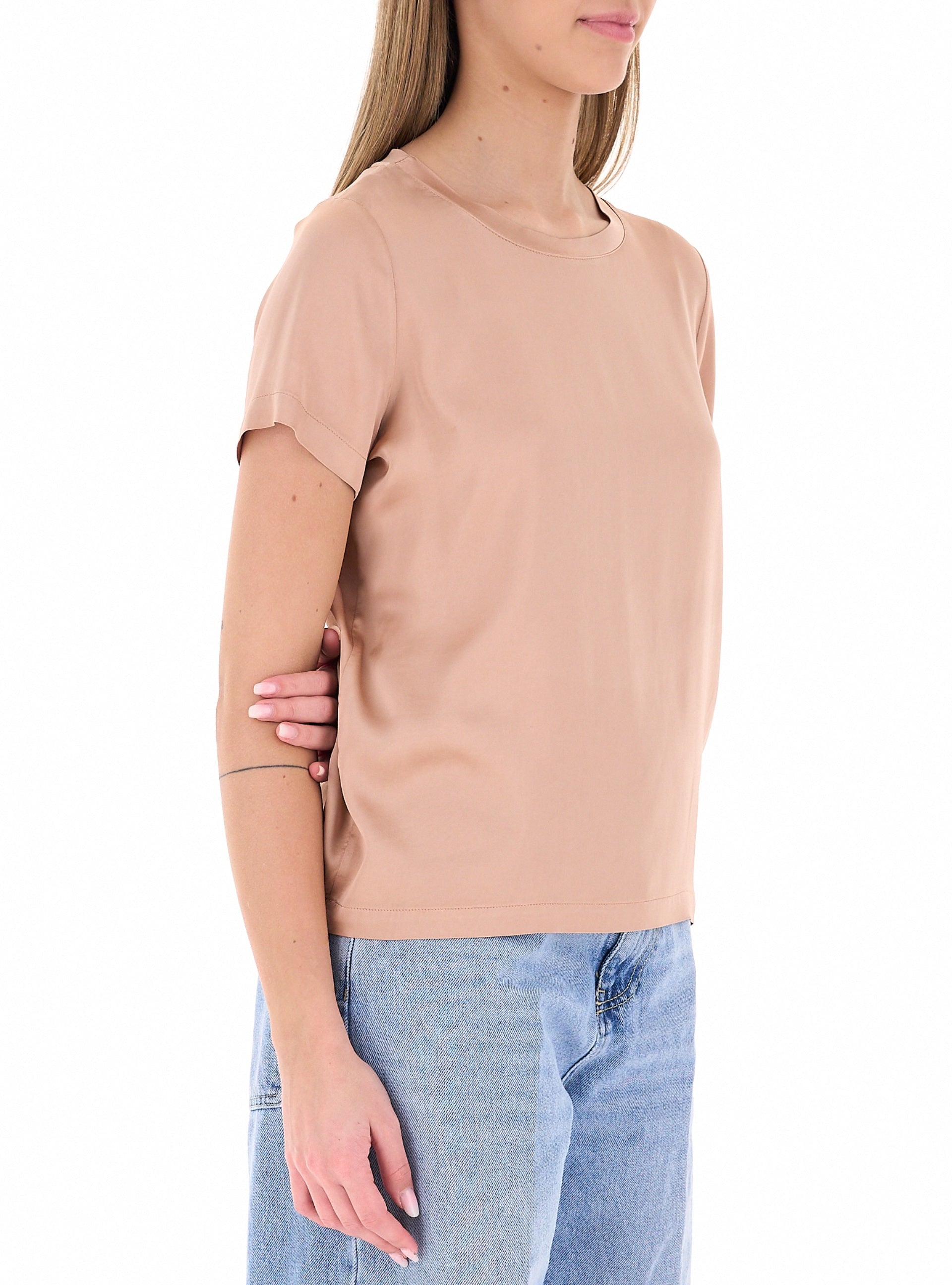 Vicolo Donna T-shirt with a comfortable fit, featuring a stylish design on soft fabric, perfect for casual wear.