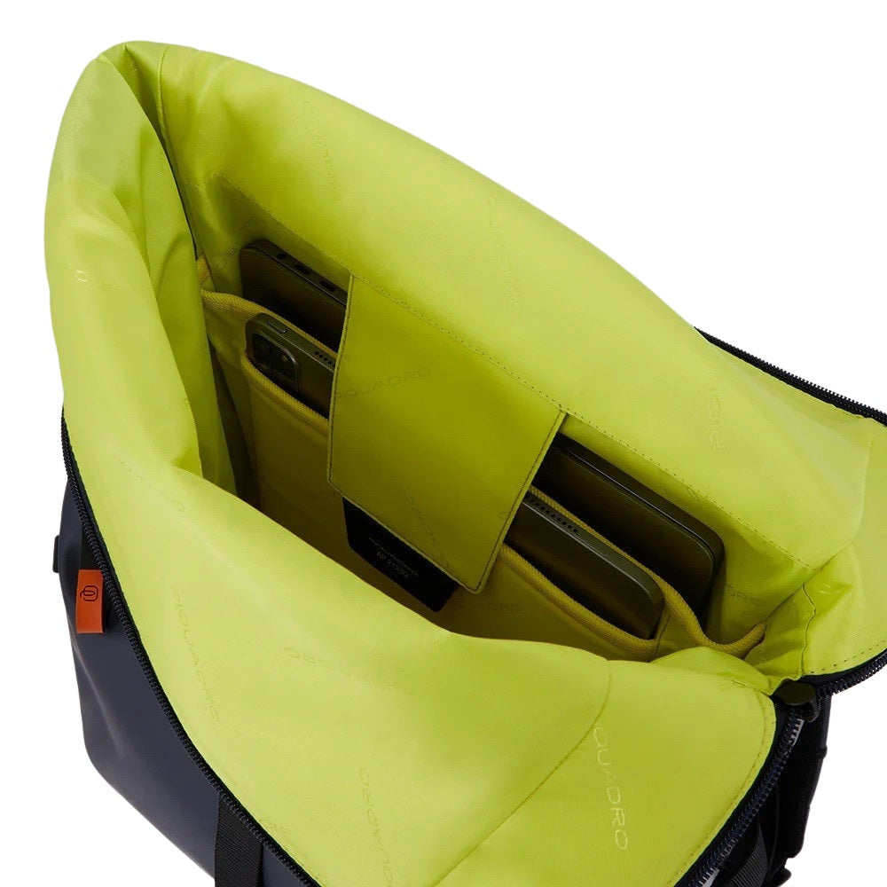 zaino-roll-top-piquadro-corner-2-0-porta-pc-15-6-blu-dettaglio-scomparti-interni-gialli.jpg